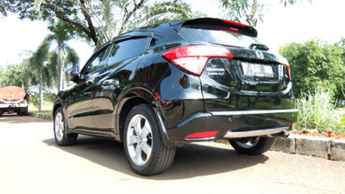 2015 Honda HR-V E CVT - Kondisi Mulus Terawat (s-3) 2015 Honda HR-V E CVT - Kondisi Mulus Terawat (s-3)