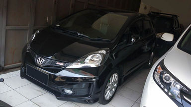 2014 Honda Jazz RS - Mobil Pilihan (s-0) 2014 Honda Jazz RS - Mobil Pilihan (s-0)