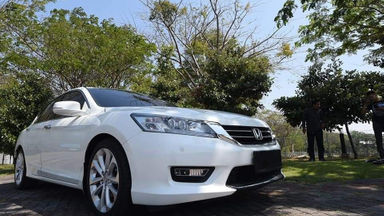 2013 Honda Accord Vtil - Dijual Cepat Full Orisinal Seperti Baru (s-1) 2013 Honda Accord Vtil - Dijual Cepat Full Orisinal Seperti Baru (s-1)