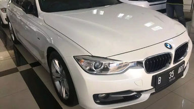 2015 BMW 3 Series 320i F30 - Terawat Mulus 2015 BMW 3 Series 320i F30 - Terawat Mulus