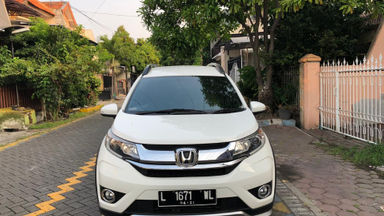 2016 Honda BR-V E Prestige - White "KM Rendah" Record Service (s-0) 2016 Honda BR-V E Prestige - White "KM Rendah" Record Service (s-0)
