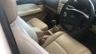 2010 Ford New Everest 2.5 L MT - Kredit Bisa Dibantu (s-4) 2010 Ford New Everest 2.5 L MT - Kredit Bisa Dibantu (s-4)
