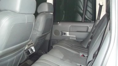 2004 Land Rover Range Rover Vogue Autobiography - Barang Bagus Siap Pakai, harga nego. (s-3) 2004 Land Rover Range Rover Vogue Autobiography - Barang Bagus Siap Pakai, harga nego. (s-3)