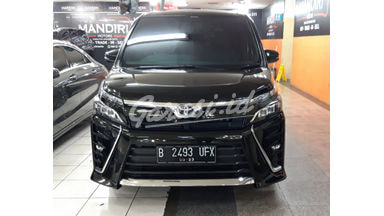 2018 Toyota Voxy 2.0 2018 Toyota Voxy 2.0