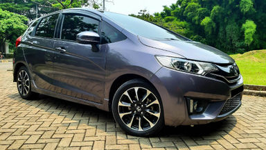 2016 Honda Jazz RS - Mobil Pilihan (s-0) 2016 Honda Jazz RS - Mobil Pilihan (s-0)
