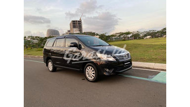2013 Toyota Kijang Innova V 2013 Toyota Kijang Innova V