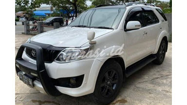 2012 Toyota Fortuner V 4x4 2012 Toyota Fortuner V 4x4