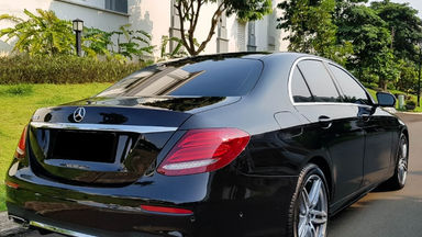 2018 Mercedes Benz E-Class 300 - Mobil Pilihan (s-2) 2018 Mercedes Benz E-Class 300 - Mobil Pilihan (s-2)