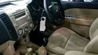 2010 Ford New Everest 2.5 L 4x4 2.4 - Barang kayak baru cat Ori smua kilometer asli (s-2) 2010 Ford New Everest 2.5 L 4x4 2.4 - Barang kayak baru cat Ori smua kilometer asli (s-2)