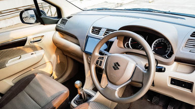 2016 Suzuki Ertiga Dreza 1.4 - Mobil Pilihan (s-5) 2016 Suzuki Ertiga Dreza 1.4 - Mobil Pilihan (s-5)