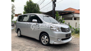 2013 Toyota Nav1 V 2,0 AT 2013 Toyota Nav1 V 2,0 AT