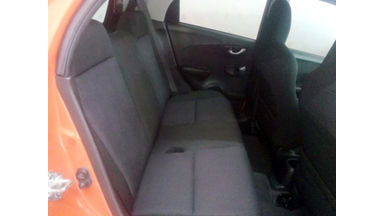 2015 Honda Brio E Satya - Mobil Pilihan (s-5) 2015 Honda Brio E Satya - Mobil Pilihan (s-5)
