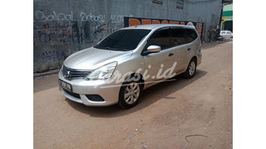 2014 Nissan Grand Livina SV - Tdp Minim 2014 Nissan Grand Livina SV - Tdp Minim