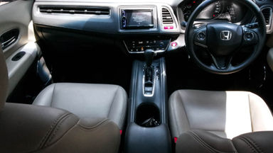 2015 Honda HR-V E 1.5 - Mobil Pilihan (s-4) 2015 Honda HR-V E 1.5 - Mobil Pilihan (s-4)