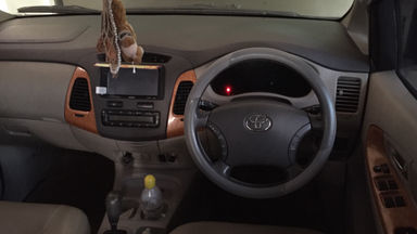 2010 Toyota Kijang Innova 2.0 V - Barang Bagus Siap Pakai (s-6) 2010 Toyota Kijang Innova 2.0 V - Barang Bagus Siap Pakai (s-6)
