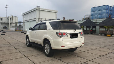 2013 Toyota Fortuner 2.7 V 4x4 Bensin AT Fullspec - Favorit Dan Istimewa (s-6) 2013 Toyota Fortuner 2.7 V 4x4 Bensin AT Fullspec - Favorit Dan Istimewa (s-6)