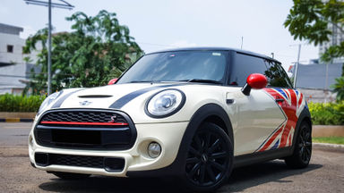2014 MINI Cooper S Turbo - Mobil Pilihan (s-0) 2014 MINI Cooper S Turbo - Mobil Pilihan (s-0)
