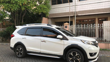 2016 Honda BR-V E Prestige - White "KM Rendah" Record Service (s-5) 2016 Honda BR-V E Prestige - White "KM Rendah" Record Service (s-5)