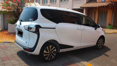 2017 Toyota Sienta V - ada service record bengkel toyota (s-3) 2017 Toyota Sienta V - ada service record bengkel toyota (s-3)