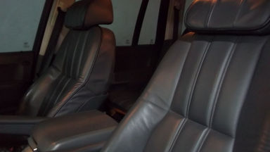 2004 Land Rover Range Rover Vogue Autobiography - Barang Bagus Siap Pakai, harga nego. (s-2) 2004 Land Rover Range Rover Vogue Autobiography - Barang Bagus Siap Pakai, harga nego. (s-2)