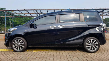2017 Toyota Sienta V - Mobil Pilihan (s-2) 2017 Toyota Sienta V - Mobil Pilihan (s-2)
