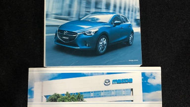 2014 Mazda 2 R Skyactive - Thn 2014/ Pmk'15 Silver "KM 55rb Record" (s-11) 2014 Mazda 2 R Skyactive - Thn 2014/ Pmk'15 Silver "KM 55rb Record" (s-11)