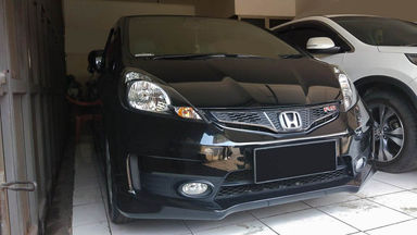 2014 Honda Jazz RS - Mobil Pilihan (s-1) 2014 Honda Jazz RS - Mobil Pilihan (s-1)