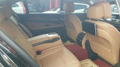 2015 BMW 7 Series 730 li - Kondisi Ok (s-2) 2015 BMW 7 Series 730 li - Kondisi Ok (s-2)