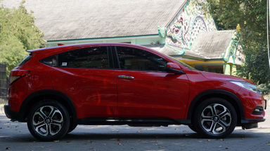 2018 Honda HR-V Special Edition - Automatic, KM 10rb, Nol Spet, Like New 99% (s-2) 2018 Honda HR-V Special Edition - Automatic, KM 10rb, Nol Spet, Like New 99% (s-2)
