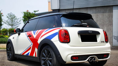2014 MINI Cooper S Turbo - Mobil Pilihan (s-2) 2014 MINI Cooper S Turbo - Mobil Pilihan (s-2)