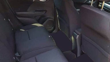 2017 Honda Jazz RS - Mobil Pilihan (s-5) 2017 Honda Jazz RS - Mobil Pilihan (s-5)