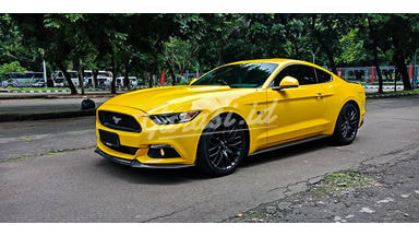 2016 Ford Mustang GT 5.0 - Mobil Pilihan (s-0) 2016 Ford Mustang GT 5.0 - Mobil Pilihan (s-0)