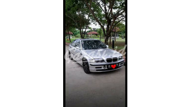 2000 BMW 3 Series 318i 2000 BMW 3 Series 318i