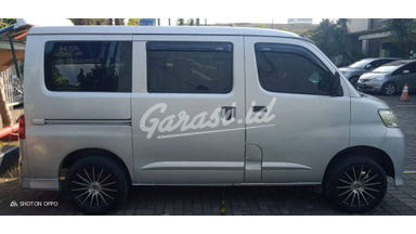 2009 Daihatsu Luxio M 2009 Daihatsu Luxio M