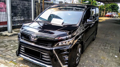 2018 Toyota Voxy AT - Mobil Pilihan (s-0) 2018 Toyota Voxy AT - Mobil Pilihan (s-0)