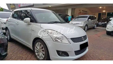 2015 Suzuki Swift GX - Mobil Pilihan 2015 Suzuki Swift GX - Mobil Pilihan