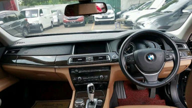 2015 BMW 7 Series 730 li - Kondisi Ok (s-4) 2015 BMW 7 Series 730 li - Kondisi Ok (s-4)