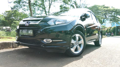 2015 Honda HR-V E CVT - Kondisi Mulus Terawat (s-0) 2015 Honda HR-V E CVT - Kondisi Mulus Terawat (s-0)
