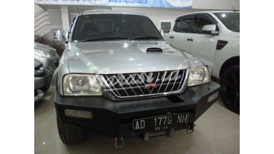 2004 Mitsubishi Strada 2.5 - Good Condition 2004 Mitsubishi Strada 2.5 - Good Condition