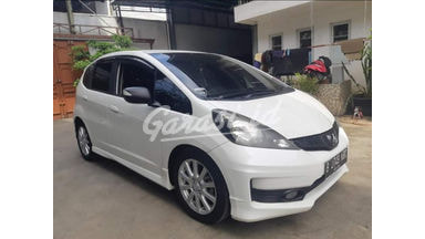 2013 Honda Jazz RS - Antik Mulus Terawat 2013 Honda Jazz RS - Antik Mulus Terawat