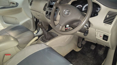 2011 Toyota Kijang Innova E+ - Barang Bagus Siap Pakai (s-2) 2011 Toyota Kijang Innova E+ - Barang Bagus Siap Pakai (s-2)