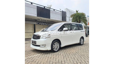 2015 Toyota Nav1 V Luxury Limited 2015 Toyota Nav1 V Luxury Limited