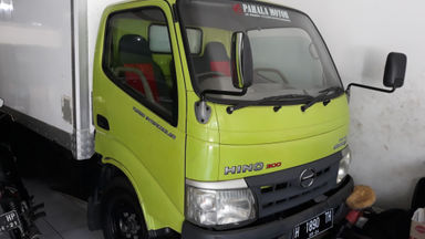 2012 Hino Dutro 110 SDL - Siap Pakai (s-0) 2012 Hino Dutro 110 SDL - Siap Pakai (s-0)