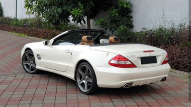 2011 Mercedes Benz Sl 300 Grand Edition 3.0 - Fitur Mobil Lengkap (s-3) 2011 Mercedes Benz Sl 300 Grand Edition 3.0 - Fitur Mobil Lengkap (s-3)