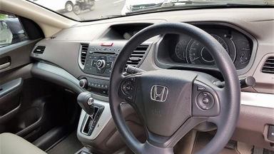 2014 Honda CR-V 2.0 - Mobil Pilihan (s-4) 2014 Honda CR-V 2.0 - Mobil Pilihan (s-4)