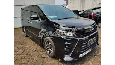 2018 Toyota Voxy 2.0 2018 Toyota Voxy 2.0