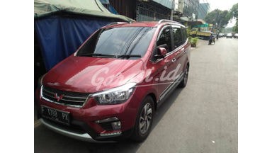 2017 Wuling Confero l Lux + 2017 Wuling Confero l Lux +