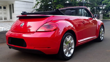 2013 Volkswagen Beetle - New Convertable - Mobil Pilihan (s-2) 2013 Volkswagen Beetle - New Convertable - Mobil Pilihan (s-2)