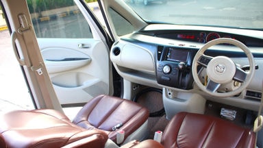2012 Mazda Biante 2.0 - barang bagus sangat terawat !! (s-11) 2012 Mazda Biante 2.0 - barang bagus sangat terawat !! (s-11)