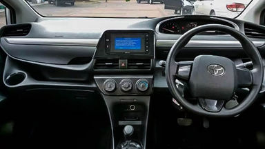 2017 Toyota Sienta G - Mobil Pilihan (s-4) 2017 Toyota Sienta G - Mobil Pilihan (s-4)
